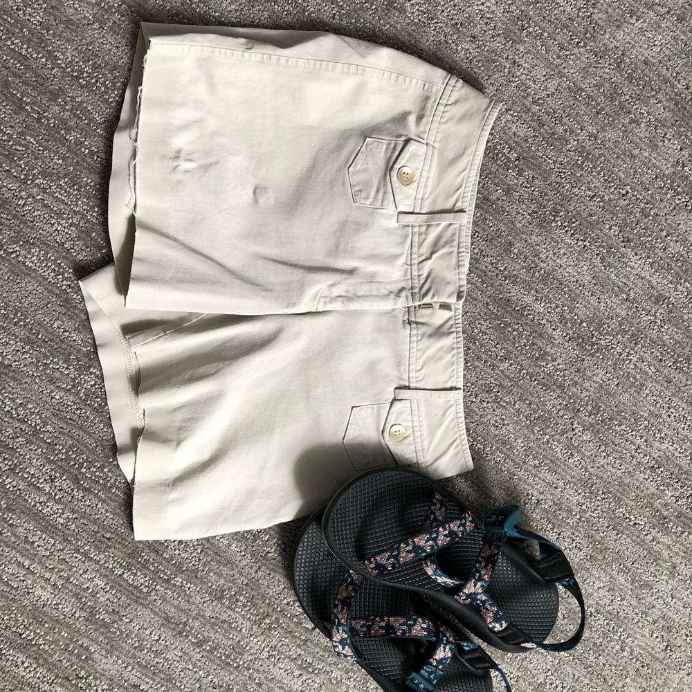 Khaki shorts - Picture 1 of 3